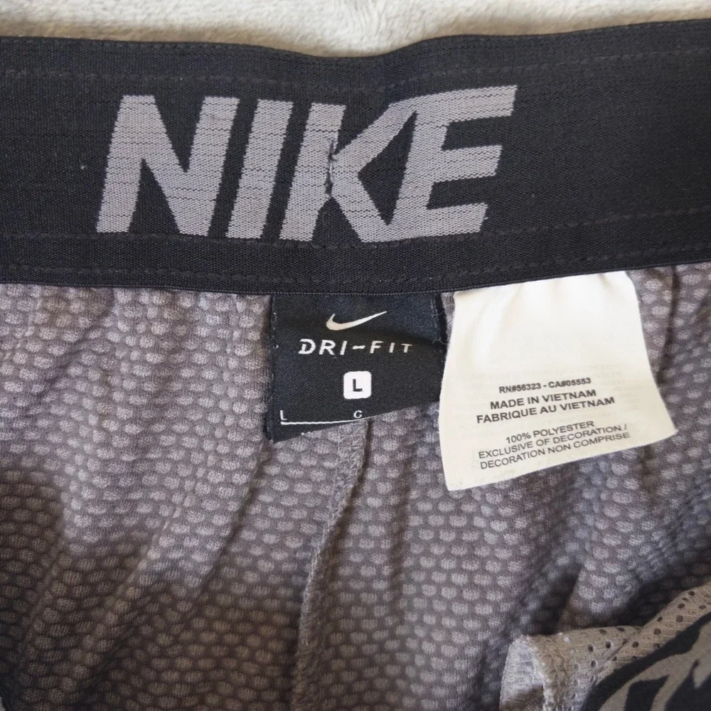 Nike Dri-FIT Training Shorts Mens Large Gray Heather AA1555-027 Athletic Gym